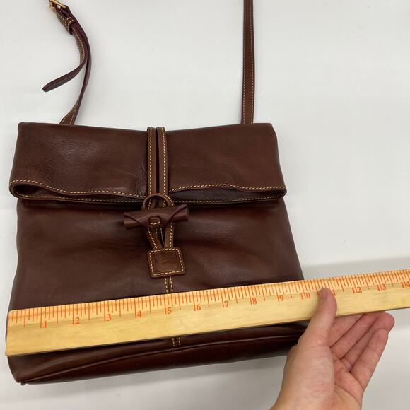 Dooney & Bourke Florentine Med Toggle Crossbody Bags Chestnut Brown - Picture 8 of 16